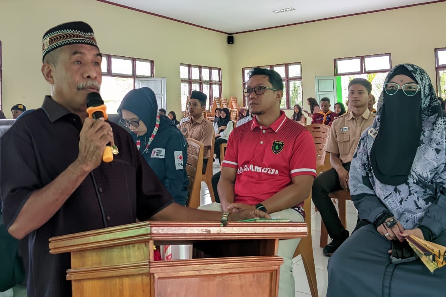 Kepala MAN Ambon Buka Diksar PMR Wira MAN Ambon